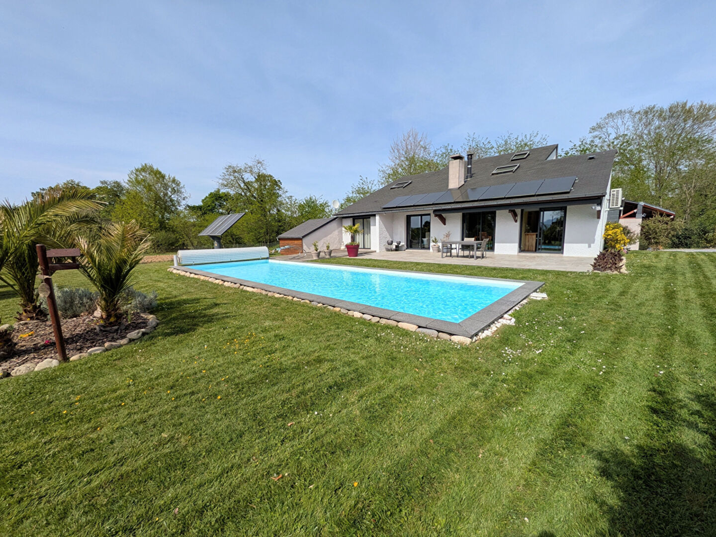 Maison 6 pièces 178 m² · à Ledeuix · 178 m² · 380 000 €