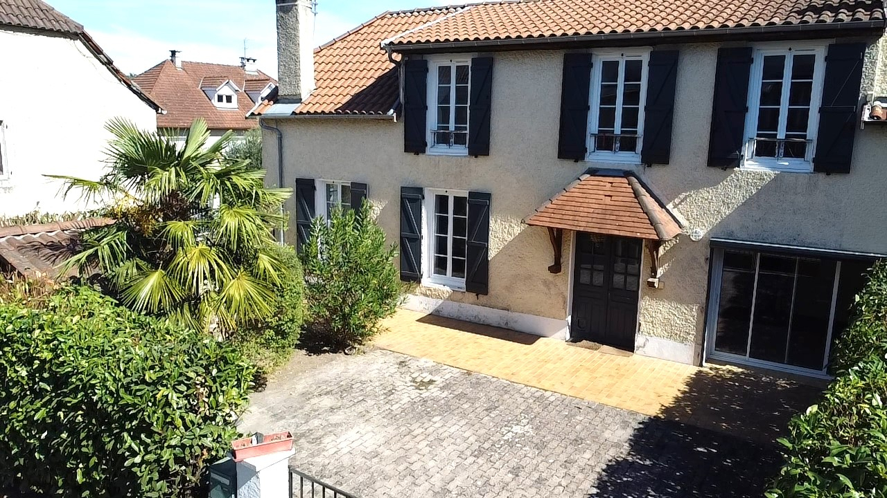 Maison 4 pièces 127 m² · à Gelos · 127 m² · 227 900 €
